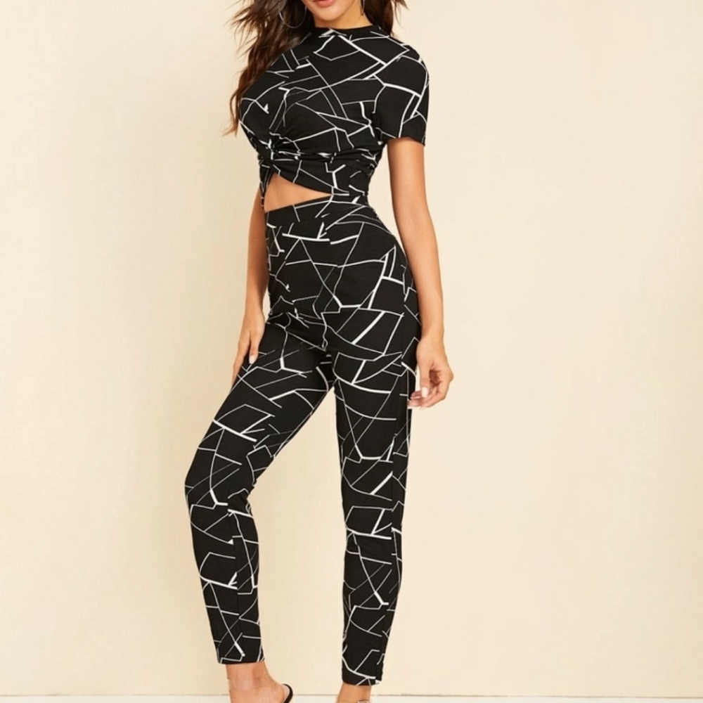 Cute two piece - Picture 4 of 5